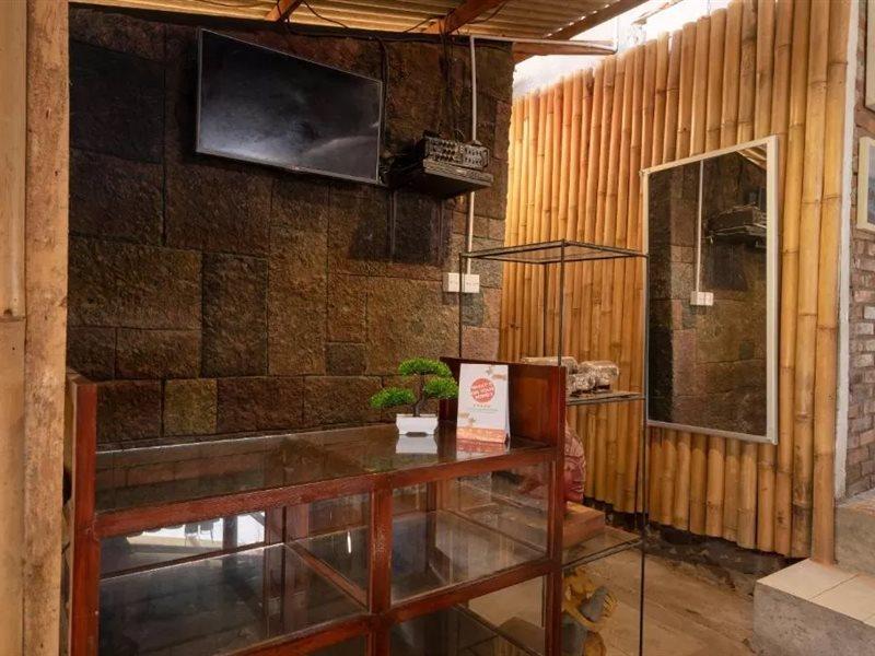 Muntilan Oyo 2380 Alea Guesthouse מראה חיצוני תמונה