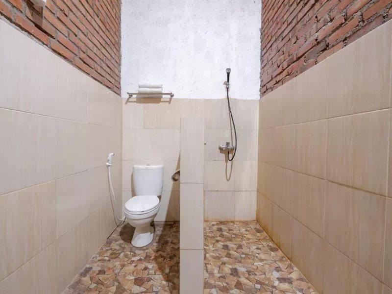 Muntilan Oyo 2380 Alea Guesthouse מראה חיצוני תמונה
