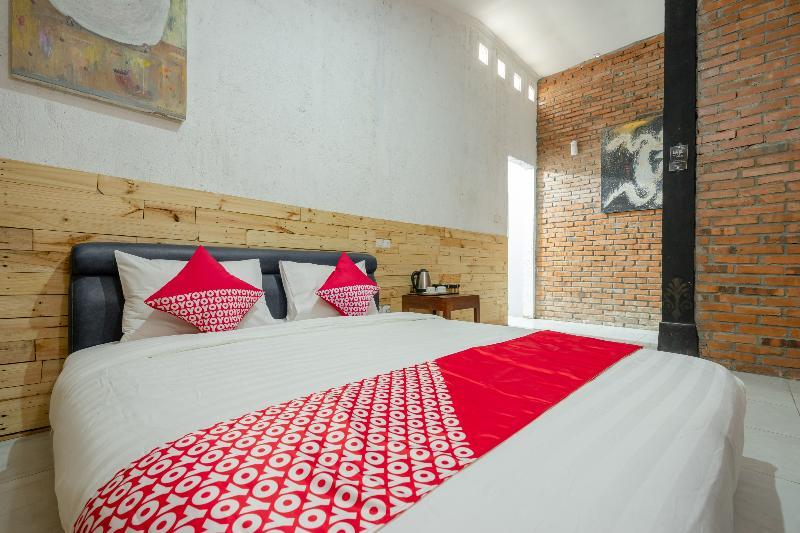 Muntilan Oyo 2380 Alea Guesthouse מראה חיצוני תמונה