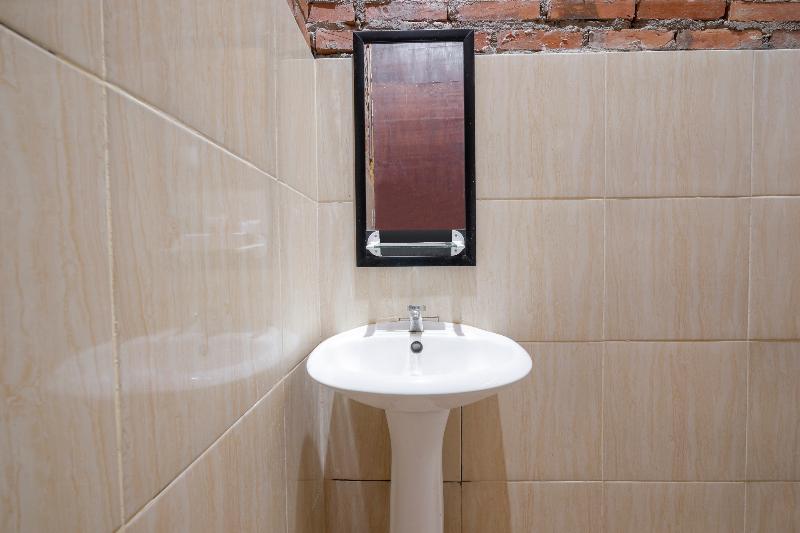 Muntilan Oyo 2380 Alea Guesthouse מראה חיצוני תמונה