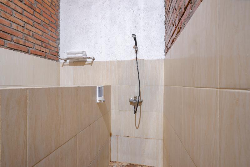 Muntilan Oyo 2380 Alea Guesthouse מראה חיצוני תמונה