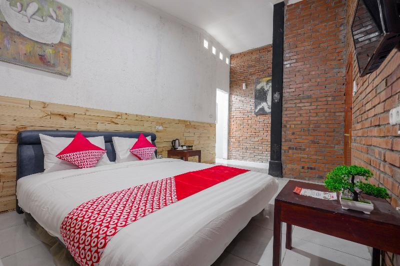 Muntilan Oyo 2380 Alea Guesthouse מראה חיצוני תמונה