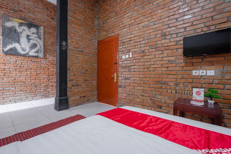 Muntilan Oyo 2380 Alea Guesthouse מראה חיצוני תמונה