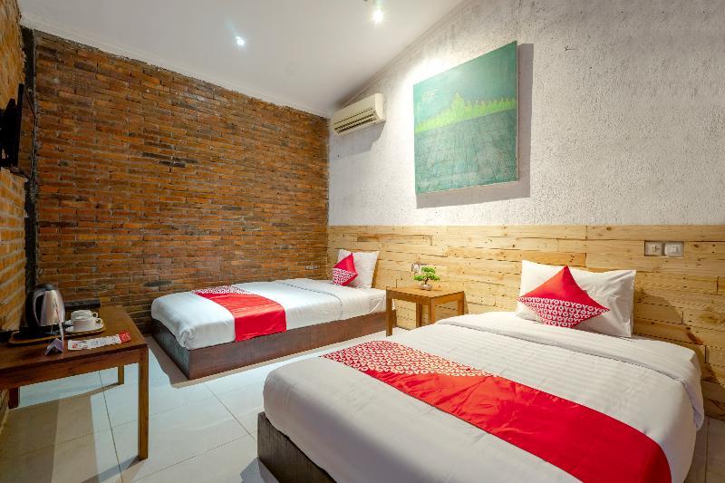 Muntilan Oyo 2380 Alea Guesthouse מראה חיצוני תמונה