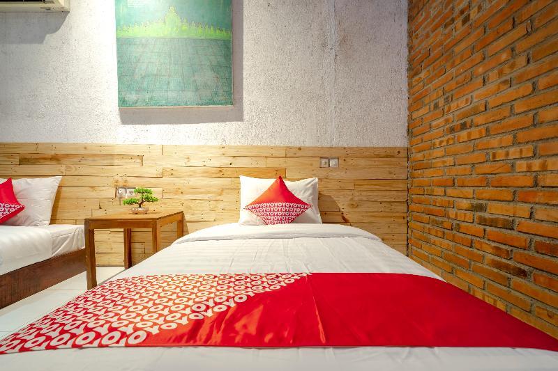 Muntilan Oyo 2380 Alea Guesthouse מראה חיצוני תמונה