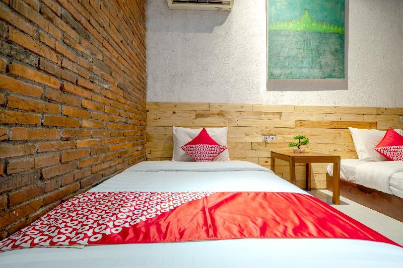 Muntilan Oyo 2380 Alea Guesthouse מראה חיצוני תמונה