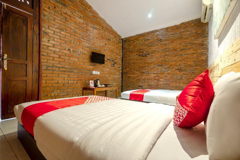 Muntilan Oyo 2380 Alea Guesthouse מראה חיצוני תמונה