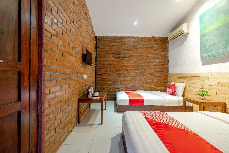 Muntilan Oyo 2380 Alea Guesthouse מראה חיצוני תמונה